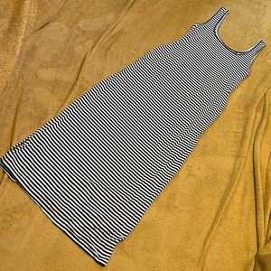 Old Navy Maternity Dress size Medium